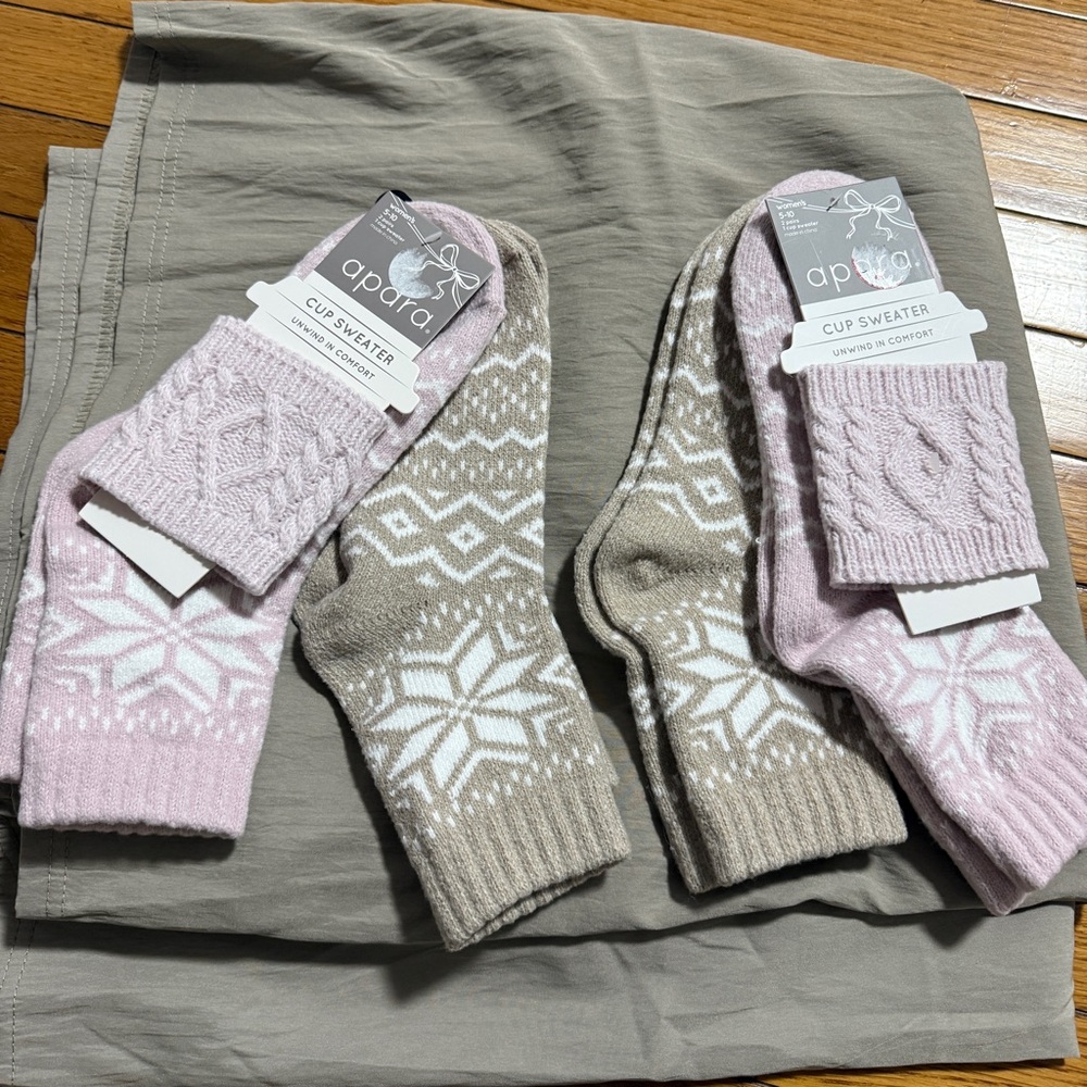 APARA SOCKS four Pairs